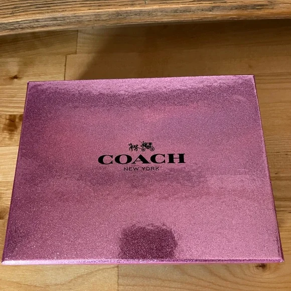 Coach Corner Zip Wristlet- NWT - Picture 8 of 9